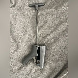 Cast Aluminum Boot Instep Stretcher and Vamp Raiser is a professional grade